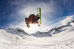 姆巴佩复出首秀爆发，巴塞罗那豪取15连胜点燃冠军战火